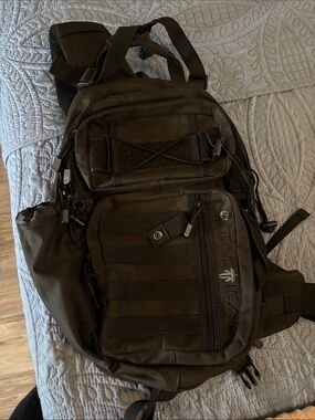 Tactical Single-Shoulder Sling Bag - Black